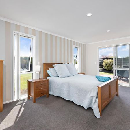 Fabulous In Wharewaka - Wharewaka Holiday Home Taupo Exterior photo