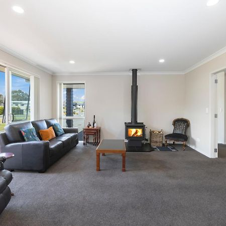 Fabulous In Wharewaka - Wharewaka Holiday Home Taupo Exterior photo