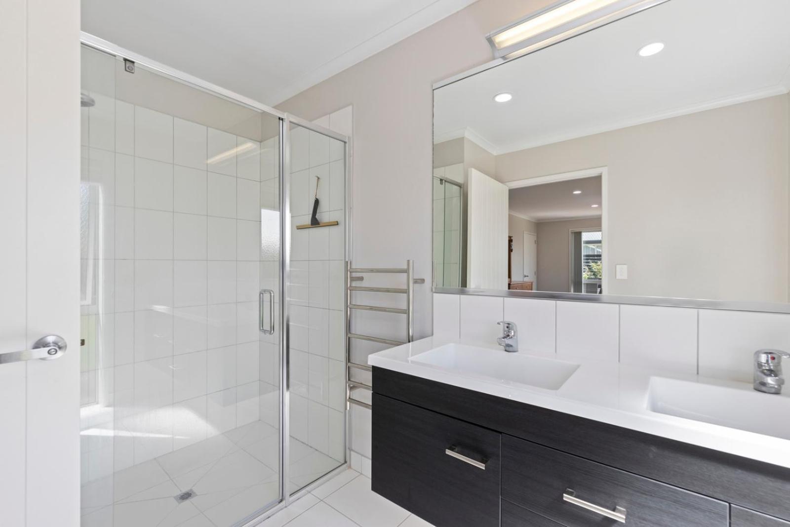 Fabulous In Wharewaka - Wharewaka Holiday Home Taupo Exterior photo